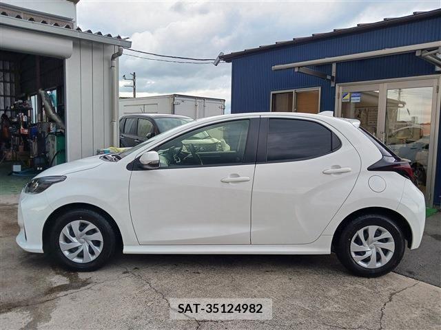 Toyota YARIS 2021-07 8338659-11