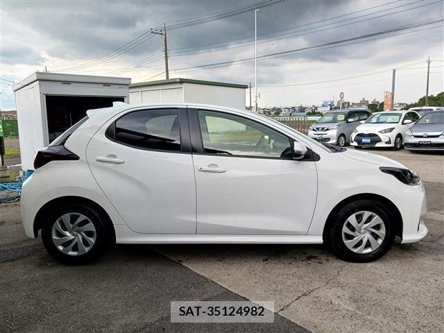 Toyota YARIS 2021-07 8338659-12