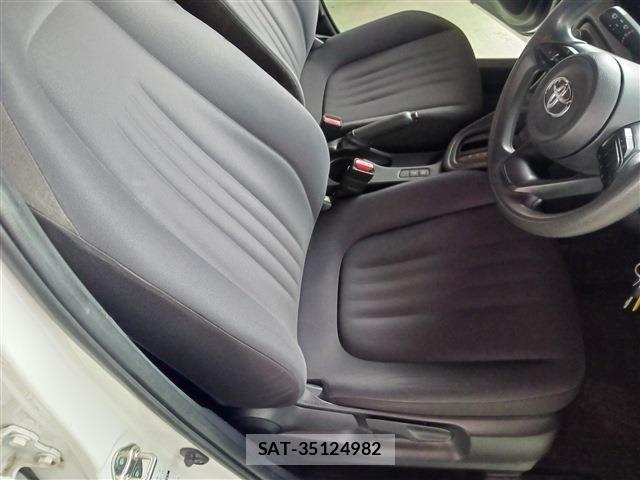 Toyota YARIS 2021-07 8338659-13