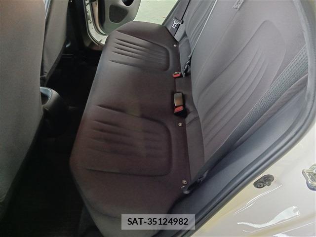 Toyota YARIS 2021-07 8338659-16