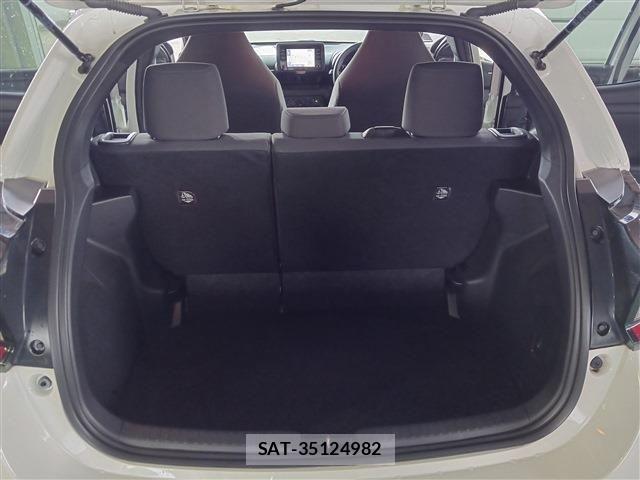 Toyota YARIS 2021-07 8338659-17