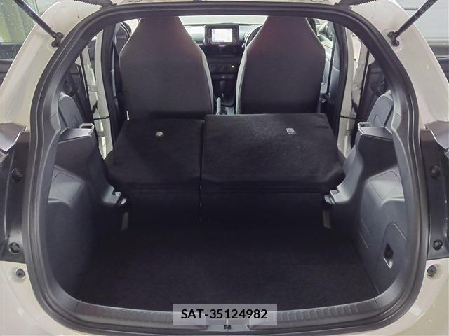 Toyota YARIS 2021-07 8338659-18