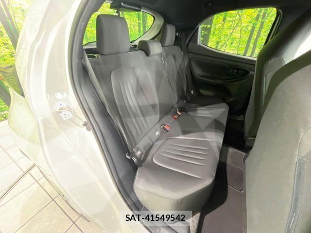 Toyota YARIS 2024-06 8338655-9