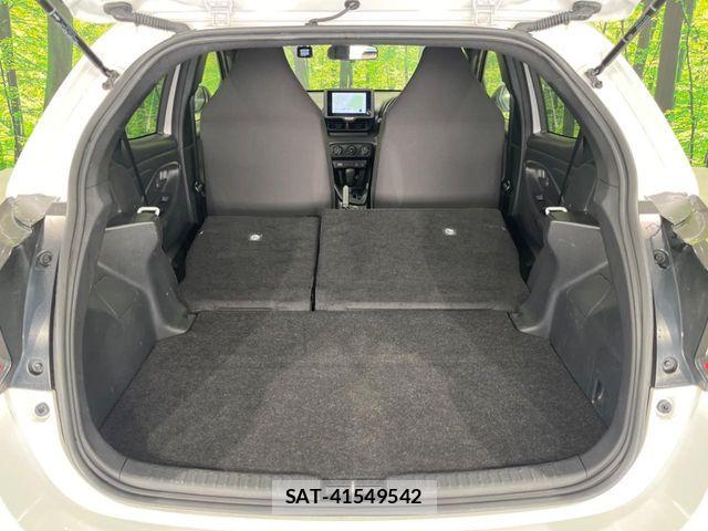 Toyota YARIS 2024-06 8338655-10