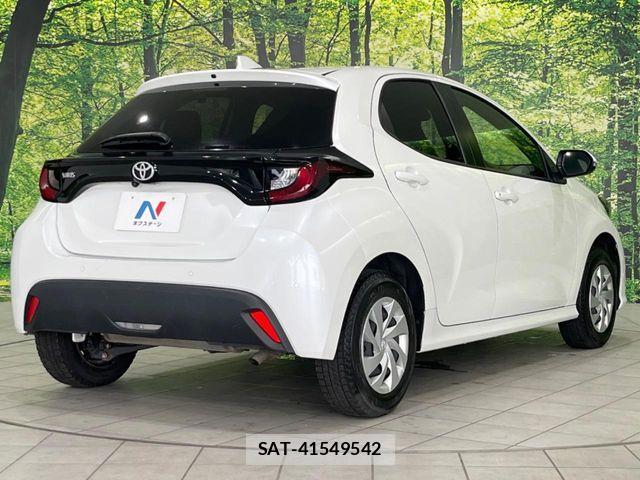 Toyota YARIS 2024-06 8338655-17