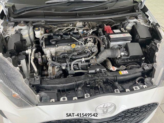 Toyota YARIS 2024-06 8338655-18