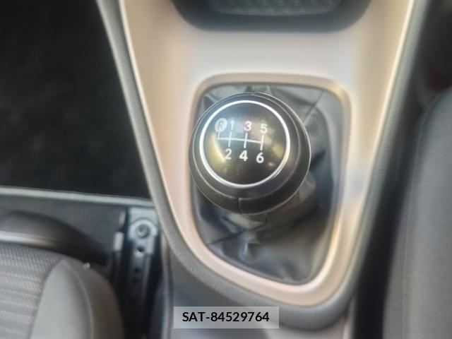 Toyota YARIS 2021-08 8338652-17