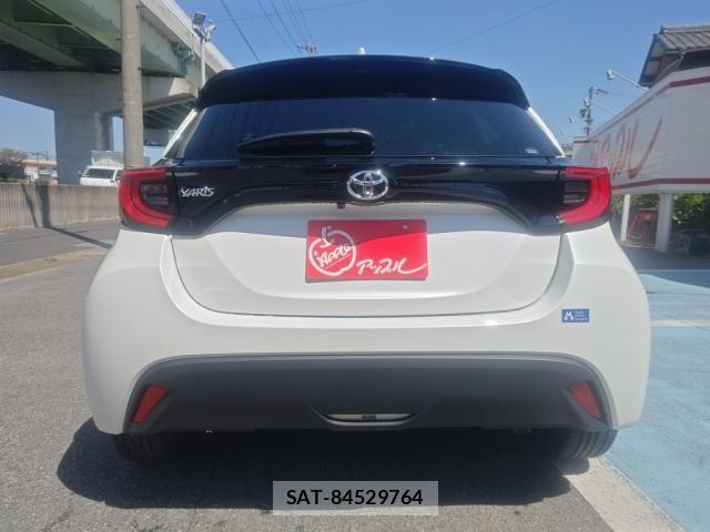 Toyota YARIS 2021-08 8338652-1