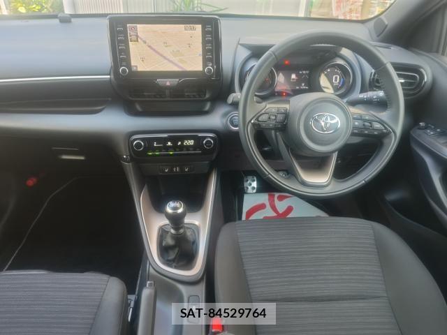 Toyota YARIS 2021-08 8338652-24
