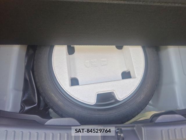 Toyota YARIS 2021-08 8338652-28