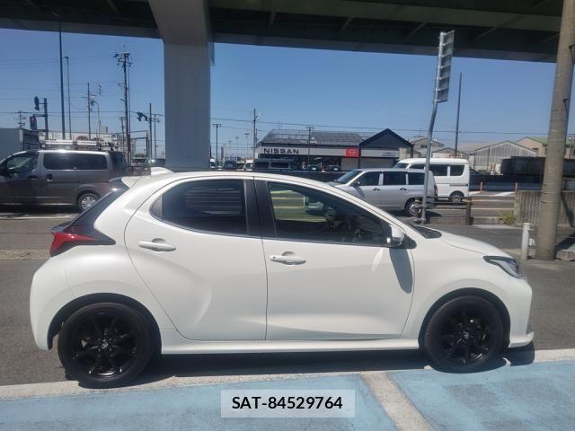 Toyota YARIS 2021-08 8338652-5