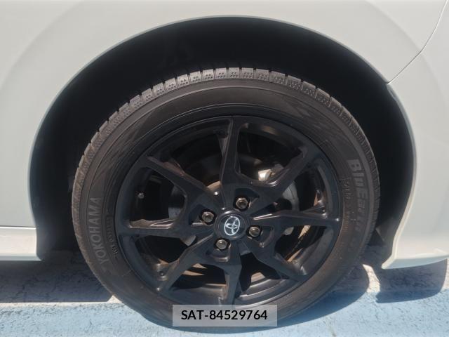 Toyota YARIS 2021-08 8338652-7
