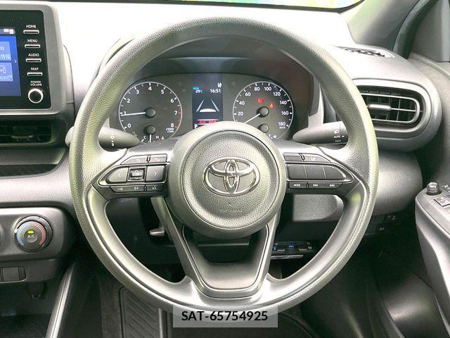Toyota YARIS 2023-06 8338653-10