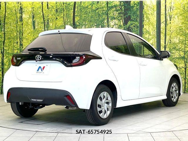 Toyota YARIS 2023-06 8338653-16