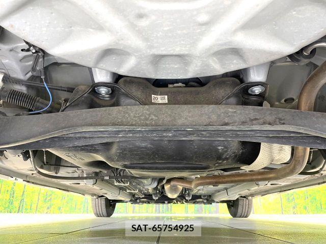 Toyota YARIS 2023-06 8338653-18