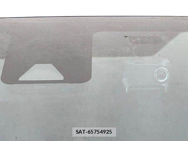 Toyota YARIS 2023-06 8338653-4