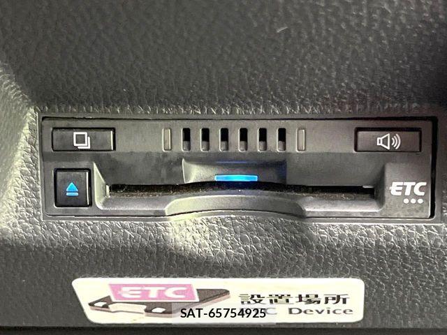 Toyota YARIS 2023-06 8338653-5