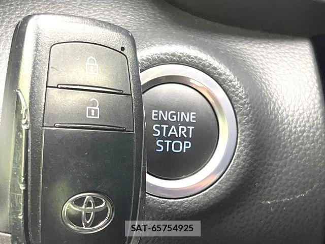Toyota YARIS 2023-06 8338653-6