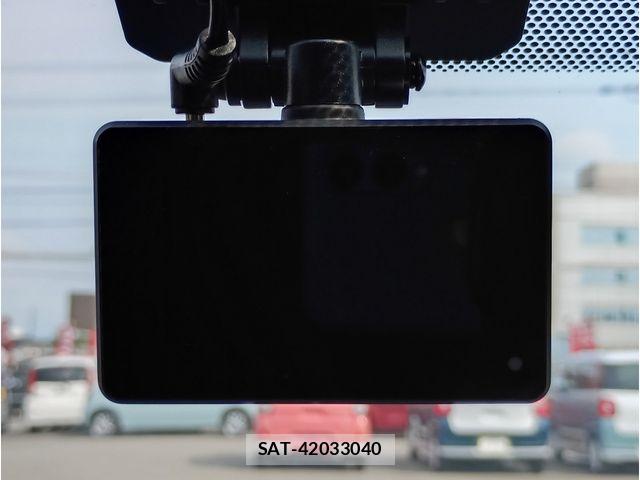 Toyota YARIS 2021-08 8338660-13