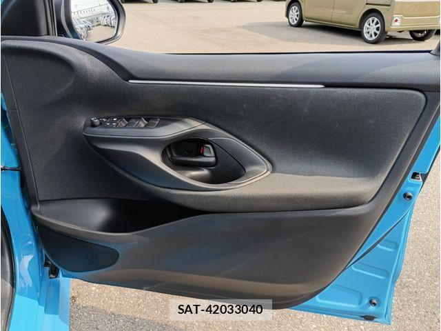 Toyota YARIS 2021-08 8338660-16