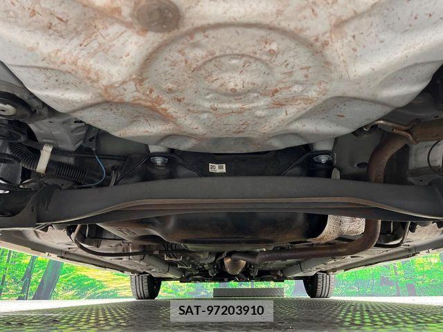 Toyota YARIS 2021-07 8338656-18