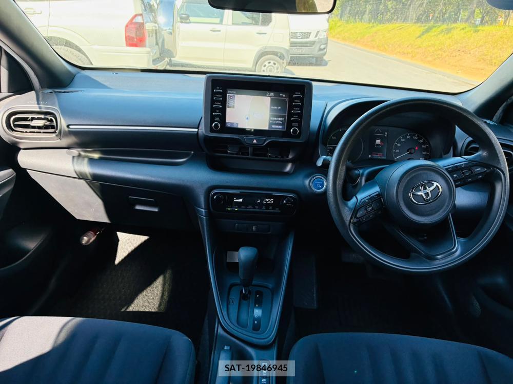 Toyota YARIS 2020-08 8217016-12