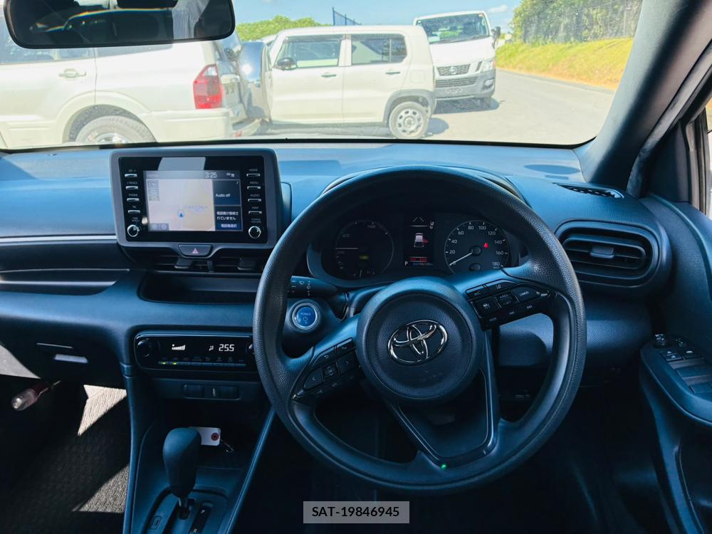 Toyota YARIS 2020-08 8217016-13