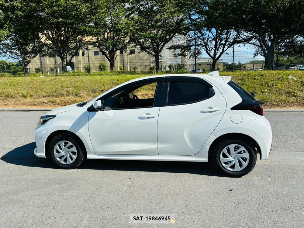 Toyota YARIS 2020-08 8217016-1