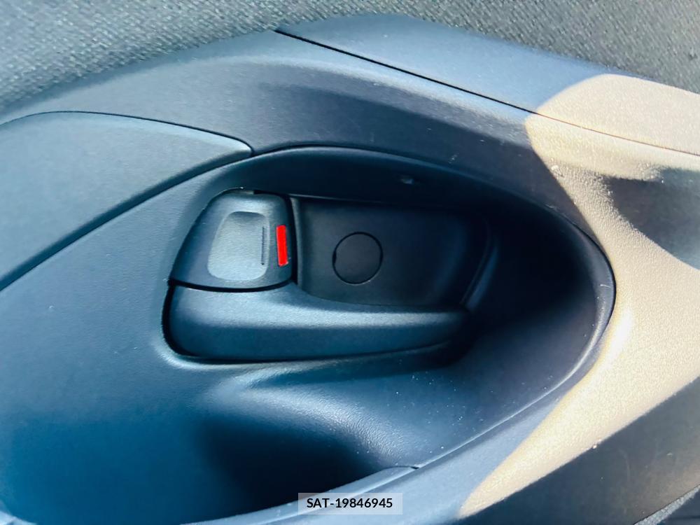 Toyota YARIS 2020-08 8217016-21