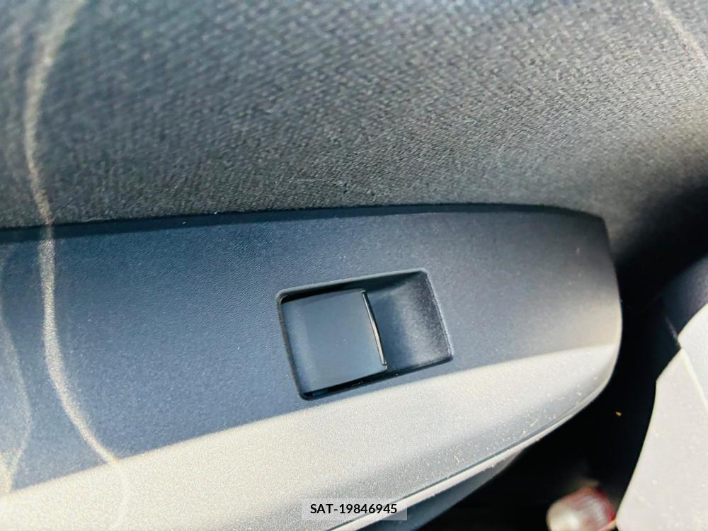 Toyota YARIS 2020-08 8217016-22