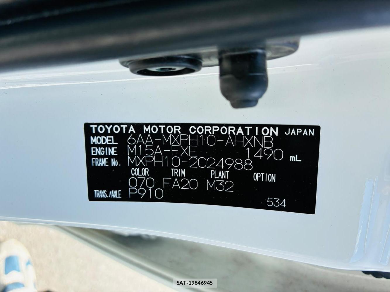 Toyota YARIS 2020-08 8217016-36