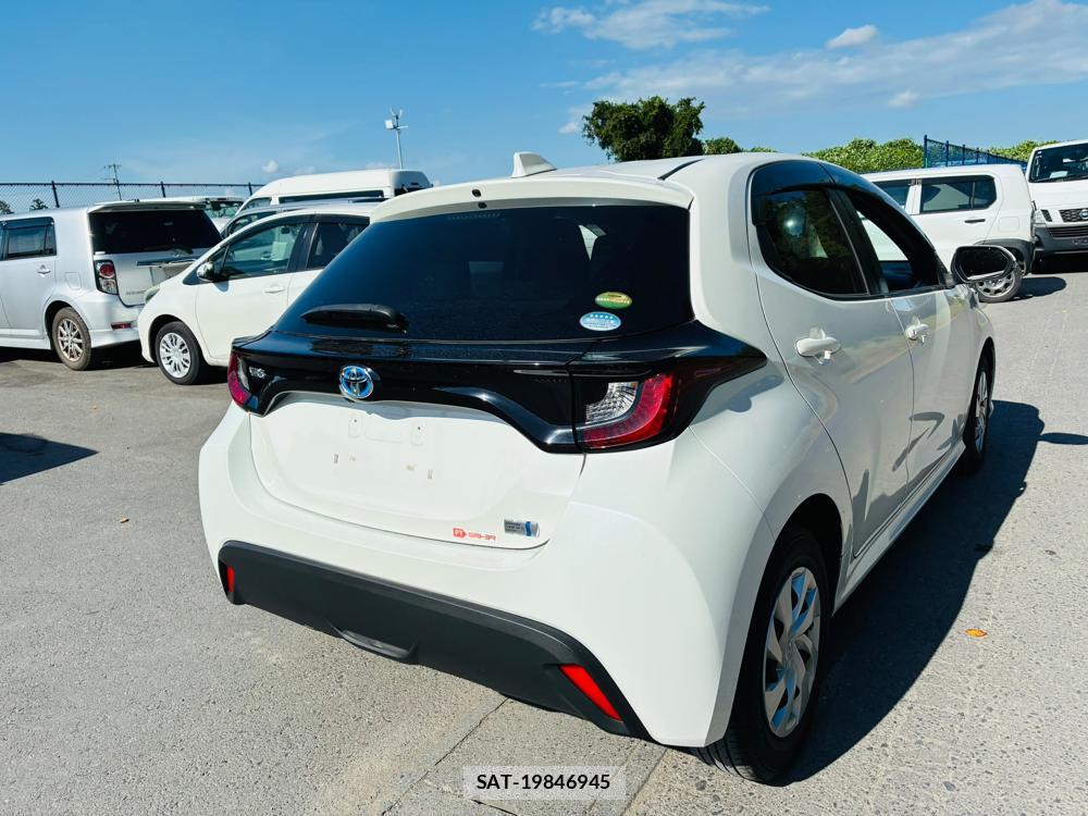 Toyota YARIS 2020-08 8217016-4
