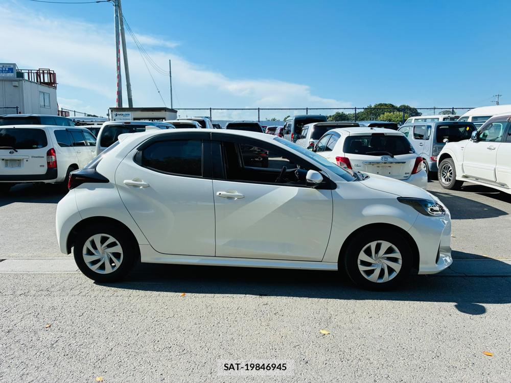Toyota YARIS 2020-08 8217016-5