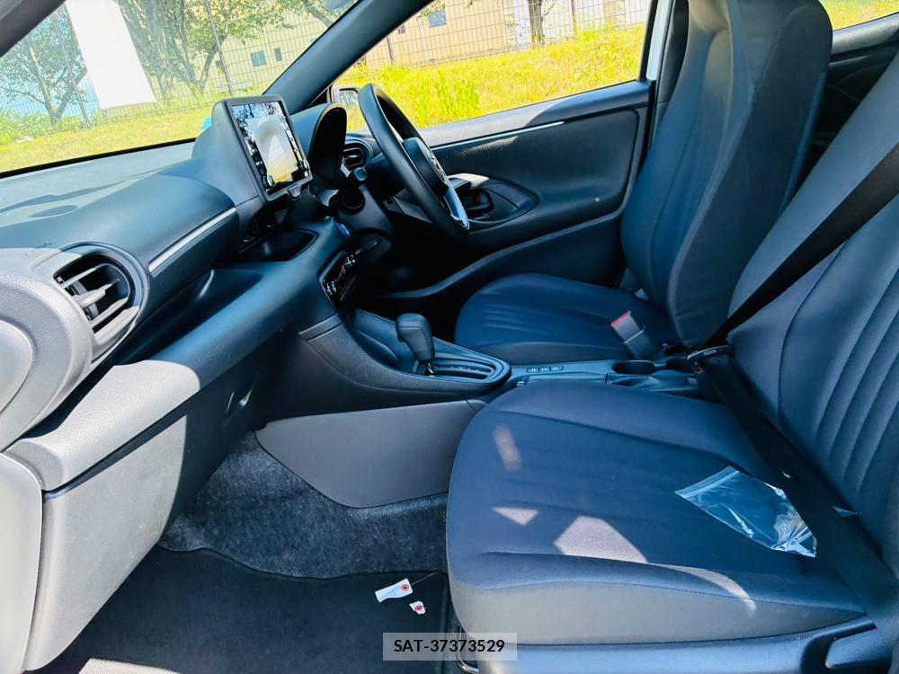 Toyota YARIS 2020-06 8240834-10