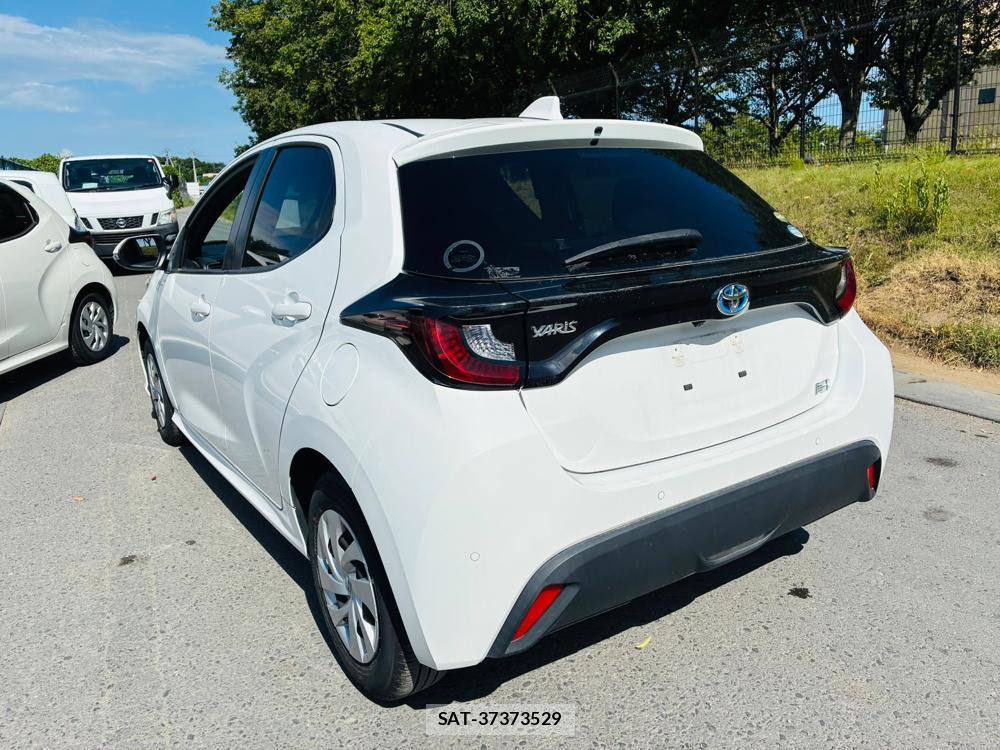 Toyota YARIS 2020-06 8240834-2