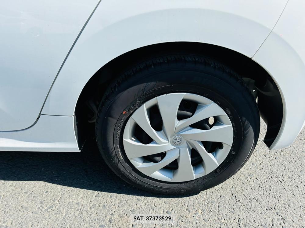 Toyota YARIS 2020-06 8240834-29