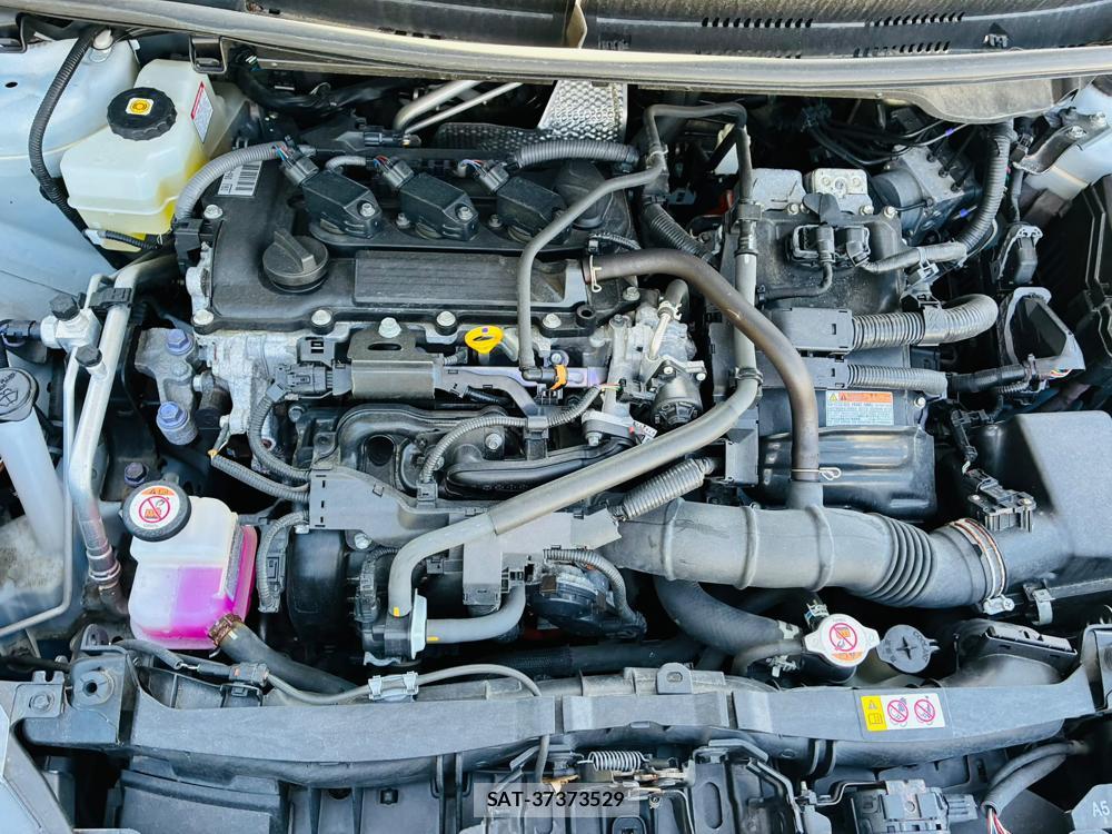 Toyota YARIS 2020-06 8240834-32