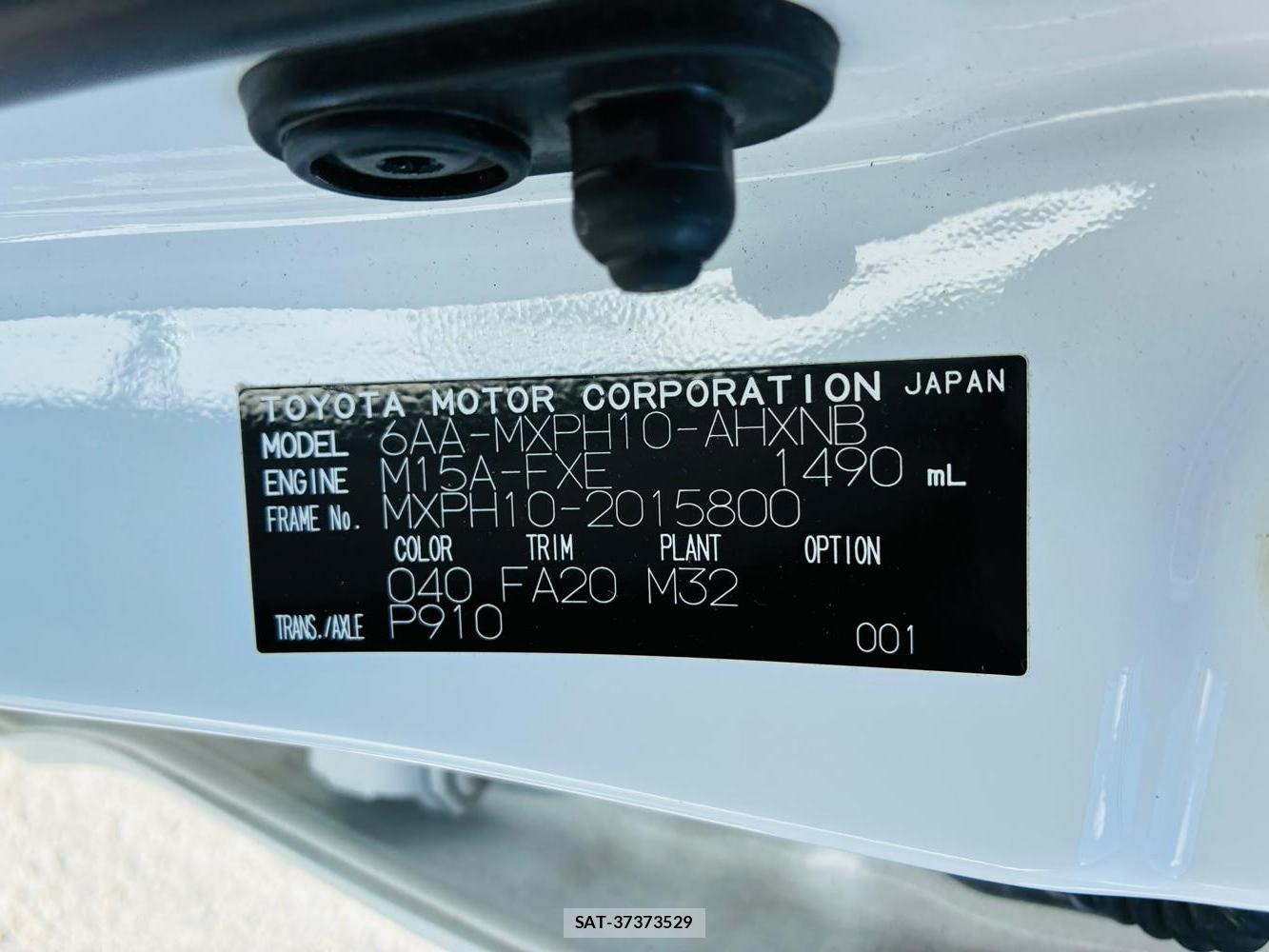 Toyota YARIS 2020-06 8240834-33