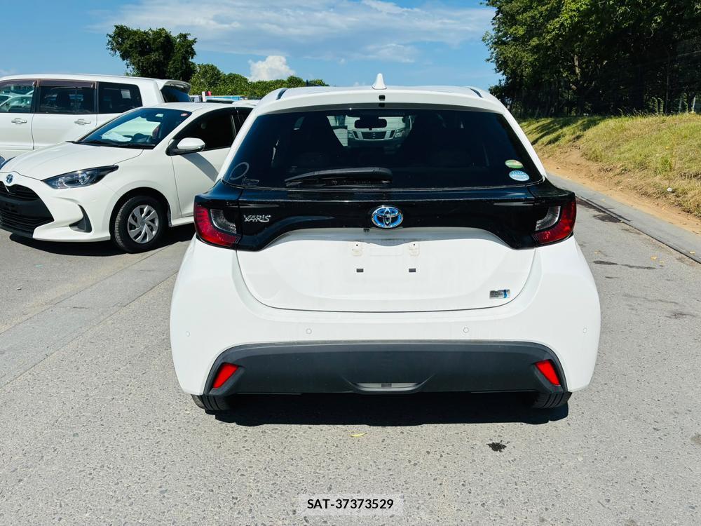 Toyota YARIS 2020-06 8240834-3