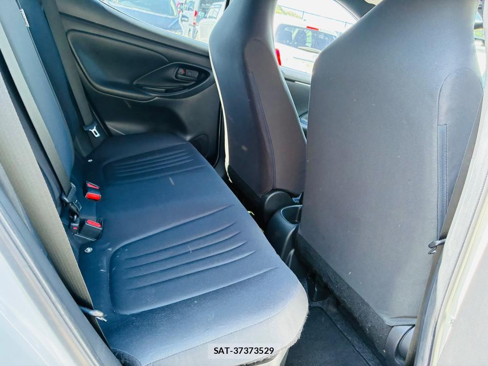 Toyota YARIS 2020-06 8240834-8
