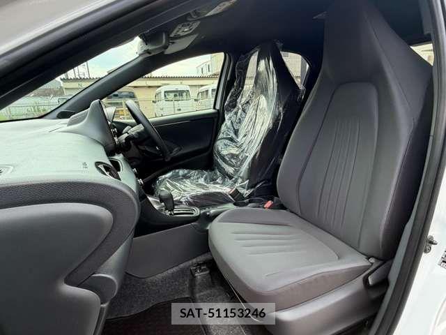 Toyota YARIS 2026-07 8355950-9