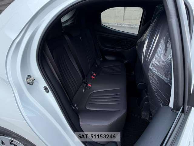 Toyota YARIS 2026-07 8355950-11