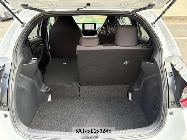 Toyota YARIS 2026-07 8355950-13