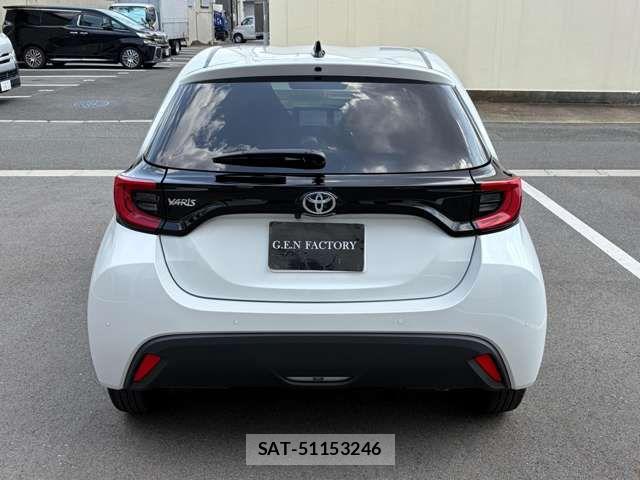 Toyota YARIS 2026-07 8355950-4