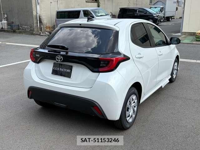 Toyota YARIS 2026-07 8355950-5