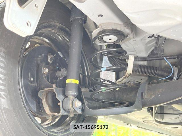 Toyota YARIS 2022-02 8355951-18