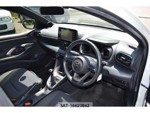 Toyota YARIS 2021-04 8355952-13