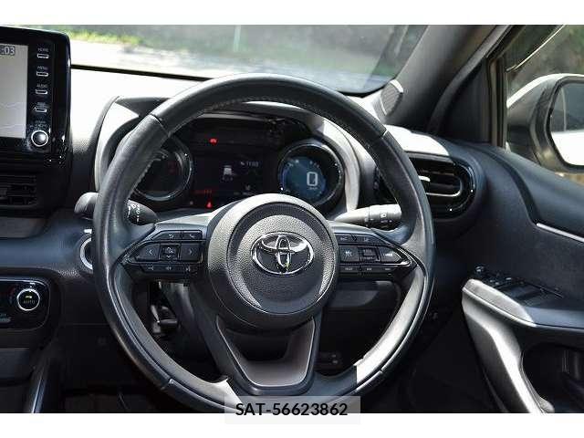 Toyota YARIS 2021-04 8355952-16
