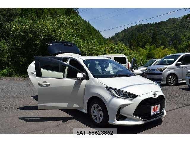 Toyota YARIS 2021-04 8355952-21