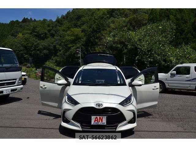 Toyota YARIS 2021-04 8355952-22